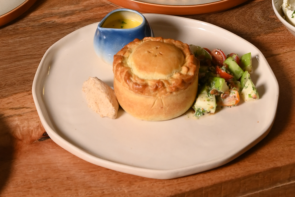 Plates That Glow: Fresh Salads & Comforting Mains | La Croute
